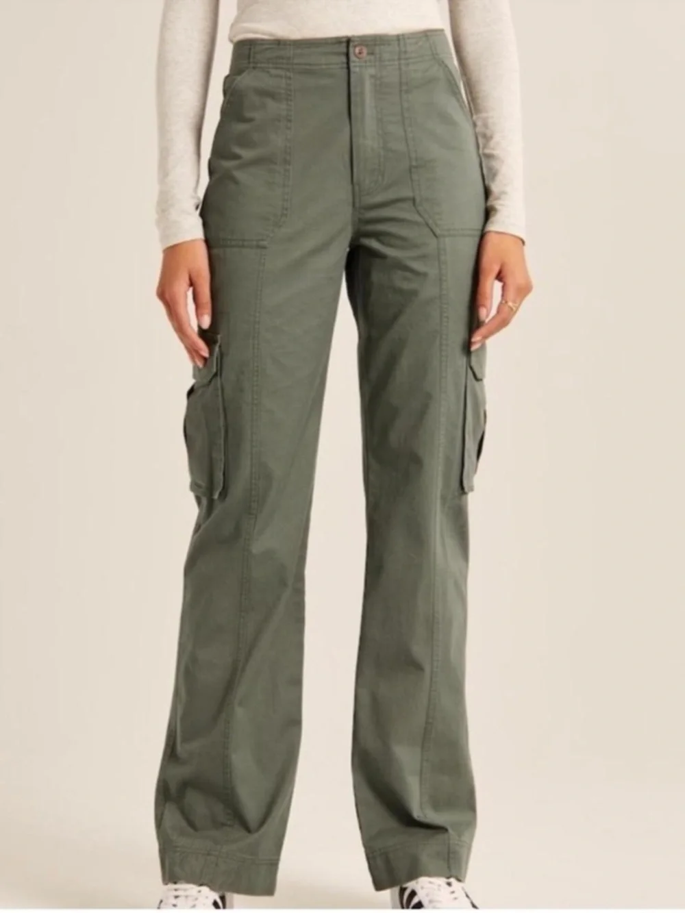 NWT Abercrombie High Rise Relaxed Cargo Pants - Picture 4 of 10